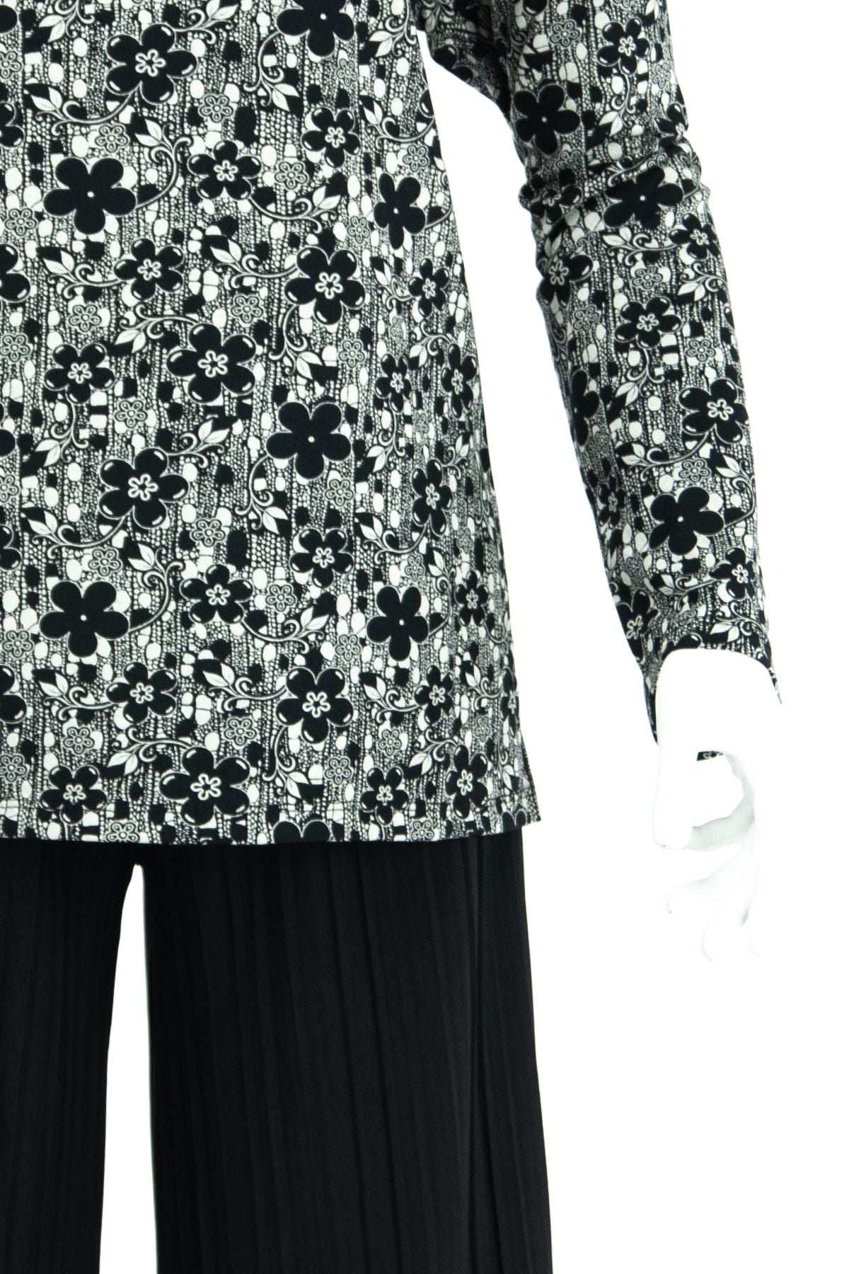 Kadın Çiçek Desenli Sıfır Yaka Geniş Kalıp Likralı Viskon Penye Kumaş Büyük Beden Anne Bluz